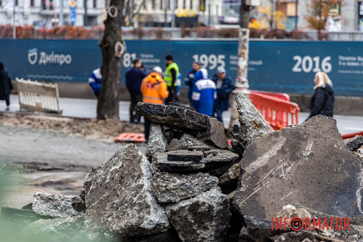 Також більш інклюзивною стане зупинка громадського транспорту У центрі Дніпра ремонтують ще одну ділянку безбар’єрного маршруту: де саме розпочали роботи 6