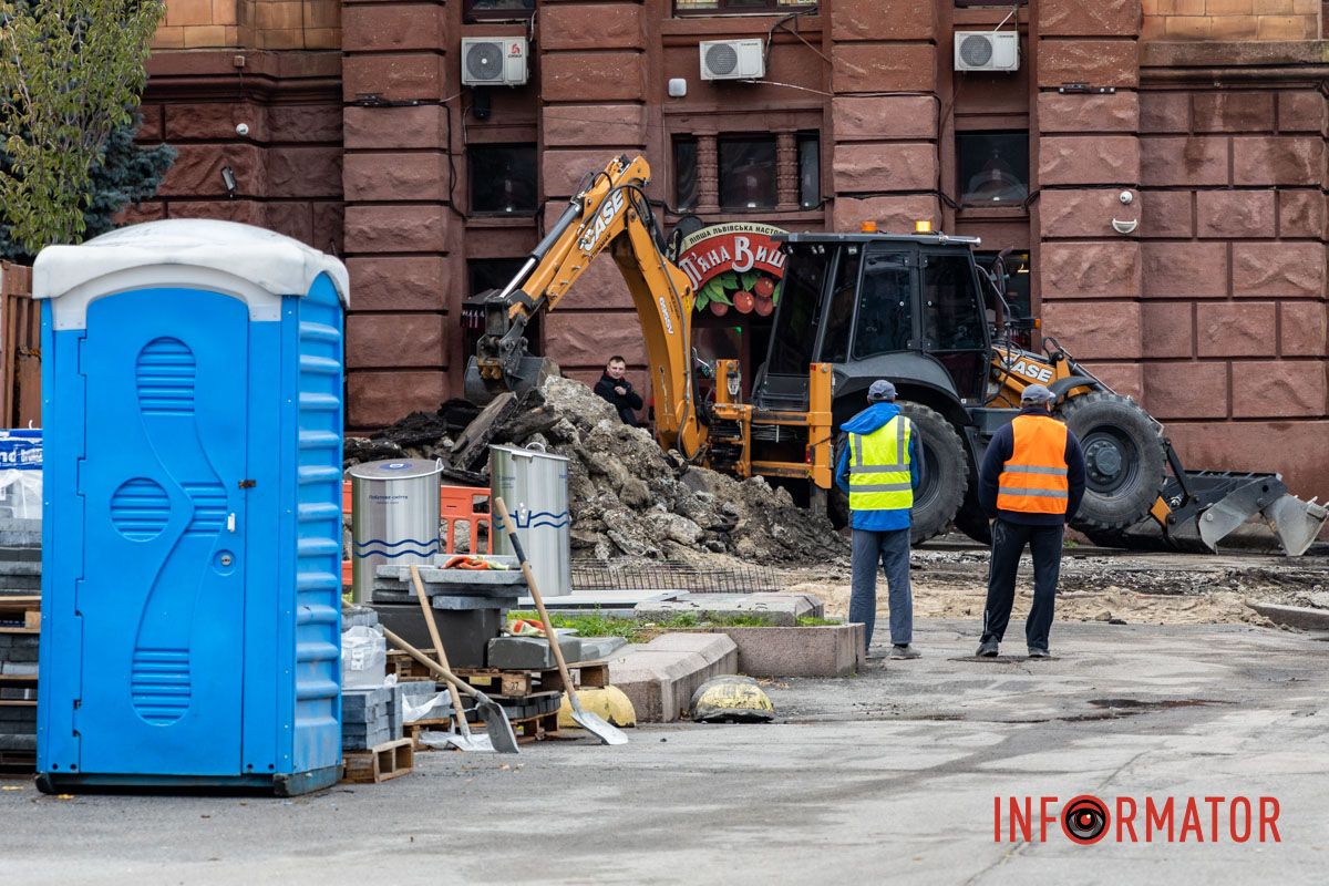 У Дніпрі облаштовують інклюзивну пішохідну зону біля площі Героїв Майдану У центрі Дніпра ремонтують ще одну ділянку безбар’єрного маршруту: де саме розпочали роботи 13