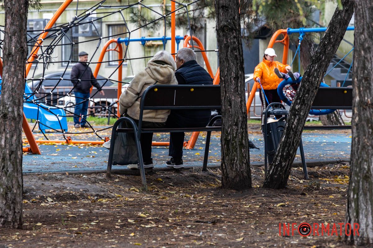 У Дніпрі триває благоустрій ще однієї локації для відпочинку