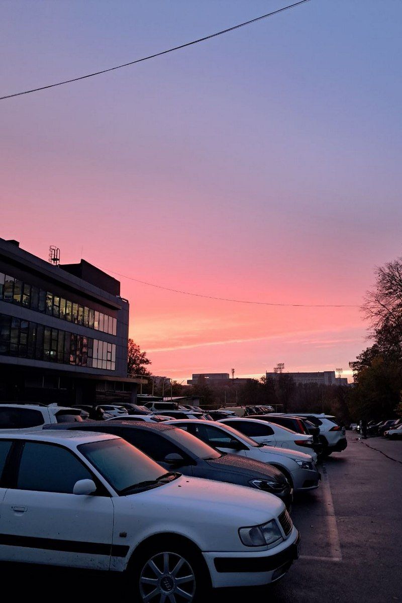 На небі змішалися вогонь і тиша «Агінь»: дніпряни 28 жовтня спостерігали неймовірний захід сонця 7