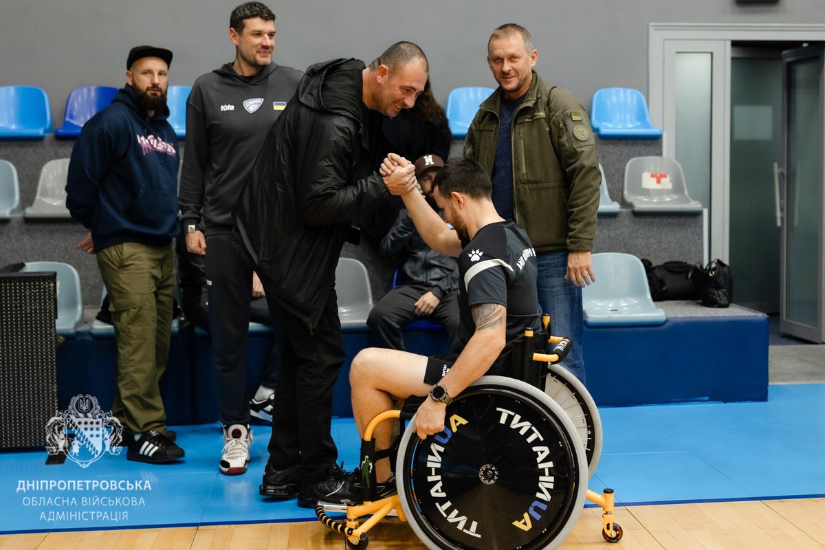 Провели перше тренування У Дніпропетровській області новостворена команда з баскетболу на кріслах колісних зібралась на перше тренування 3
