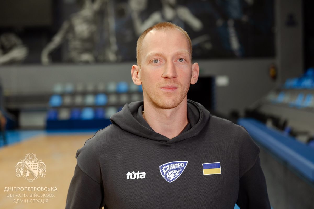 Гравець БК «Дніпро» Максим Закурдаєв У Дніпропетровській області новостворена команда з баскетболу на кріслах колісних зібралась на перше тренування 4