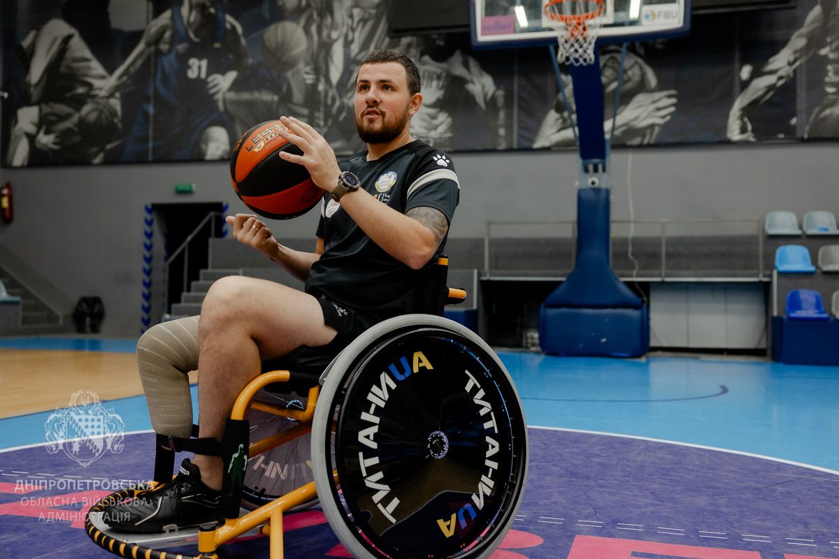 Розвиток адаптивного спорту – один з проявів Національної стратегії зі створення безбар’єрного простору в Україні У Дніпропетровській області новостворена команда з баскетболу на кріслах колісних зібралась на перше тренування 10