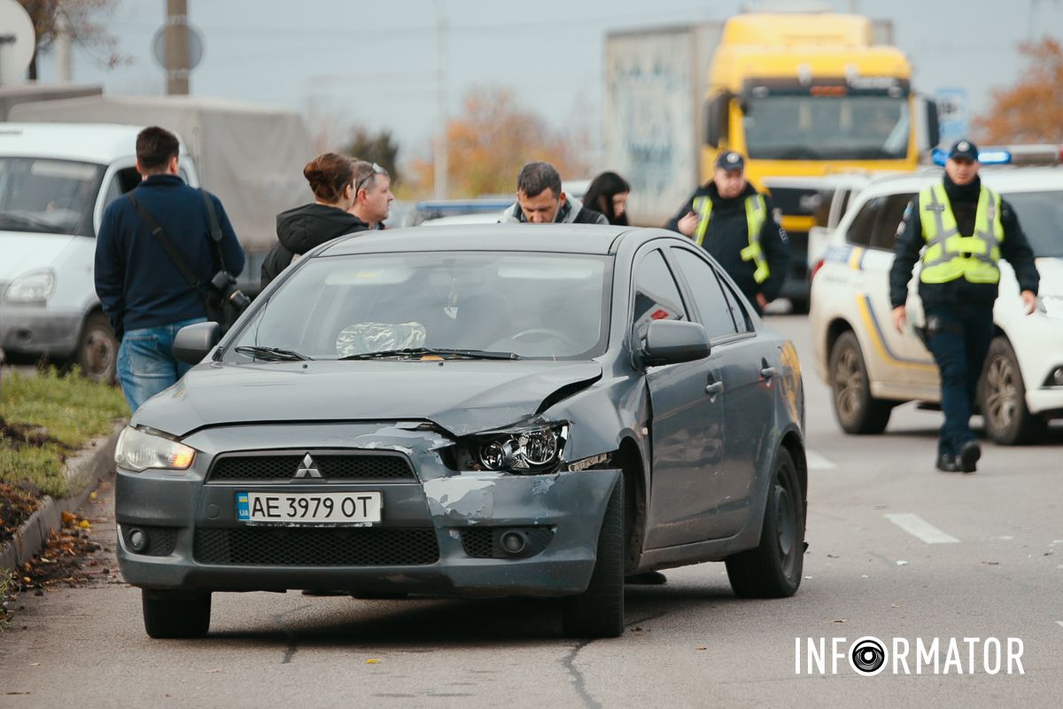 Від удару вилетіла фара Від удару вилетіла фара