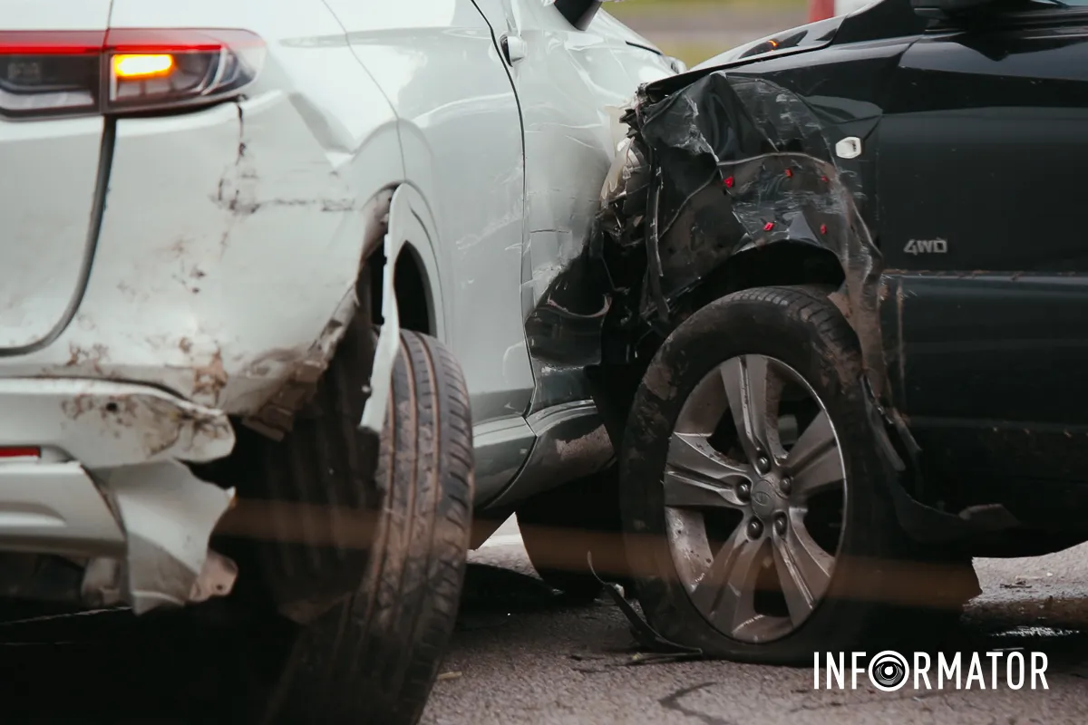 водій Kia почав змінювати смугу водій Kia почав змінювати смугу