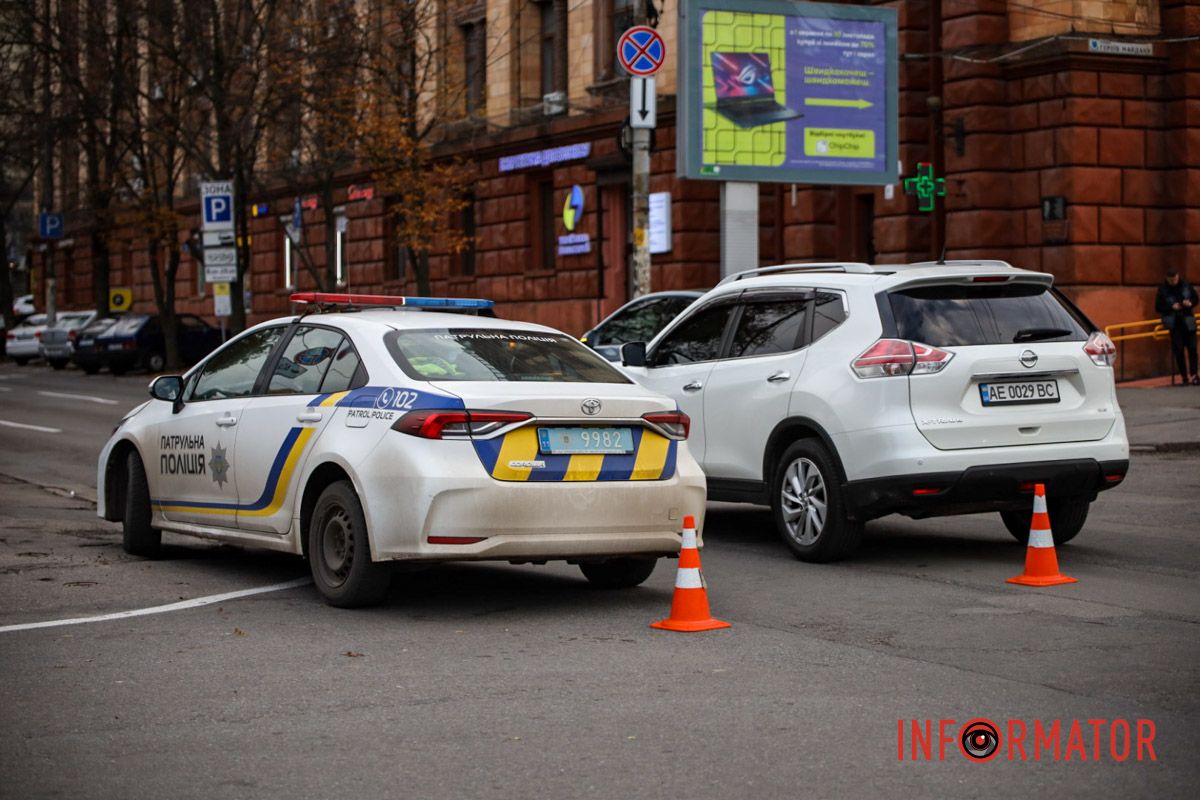 Автівка Nissan збила жінку, яка, попередньо, переходила дорогу в невстановленому місці Автівка Nissan збила жінку, яка, попередньо, переходила дорогу в невстановленому місці