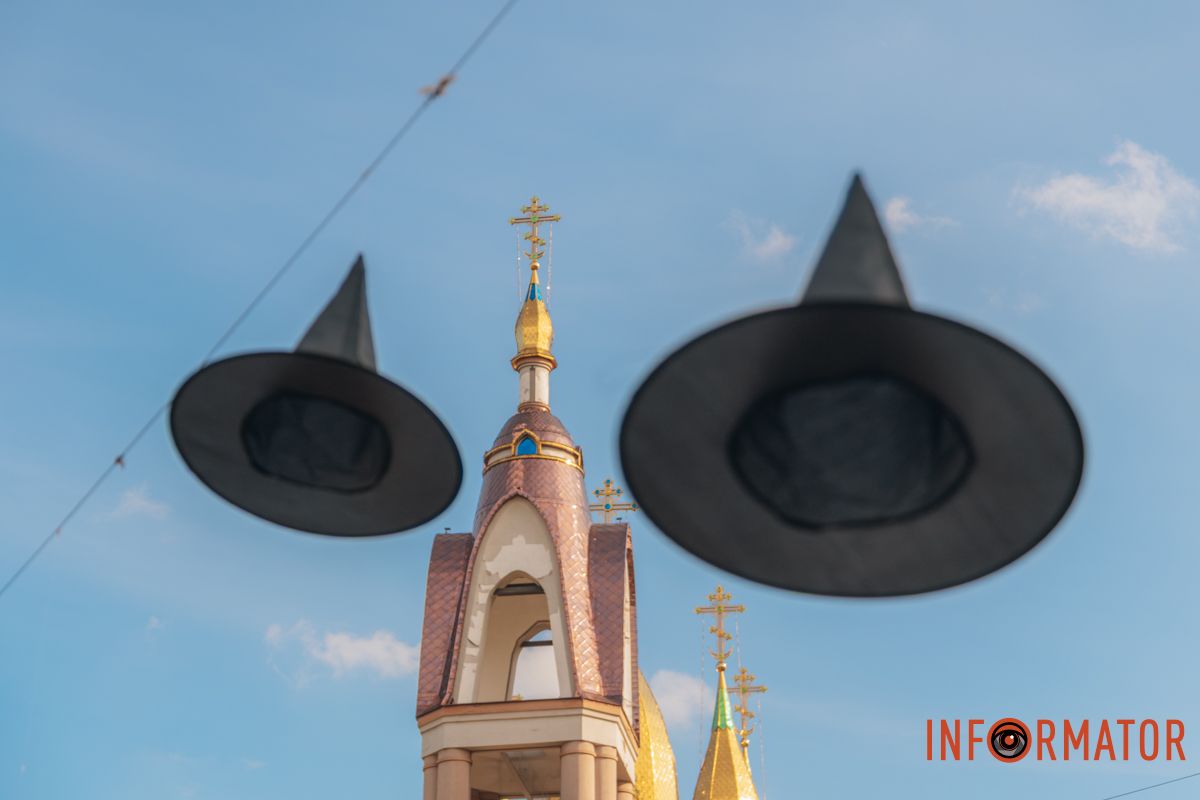 Капелюхи розподіляють до якого факультету ти належиш