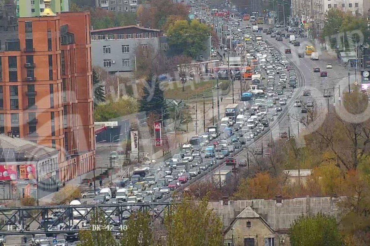 Затор на Слобожанському проспекті Затор на Слобожанському проспекті