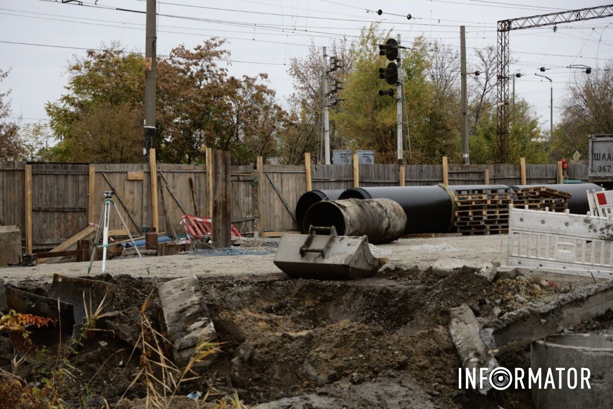 Щоб не було підтоплень: у Дніпрі на Іван Нечуя-Левицького оновлюють дренажну систему біля каналу Гнилокіш 2