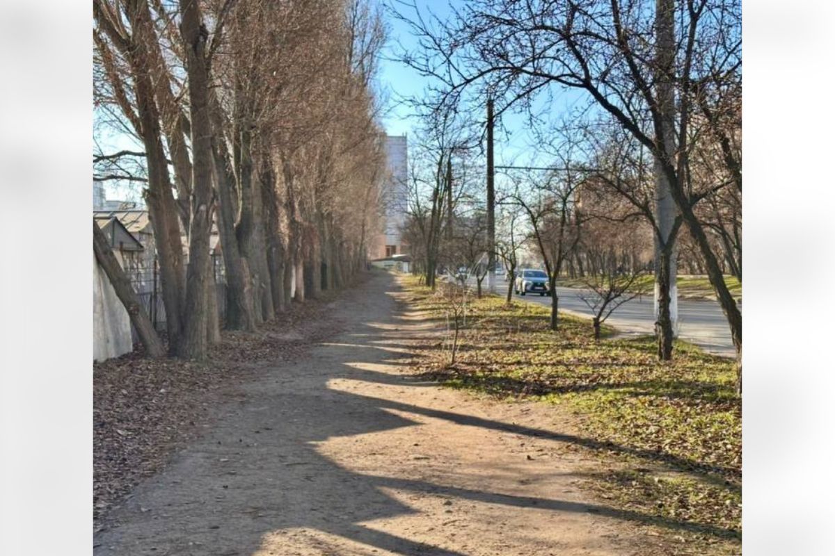 Так виглядав тротуар до початку робіт