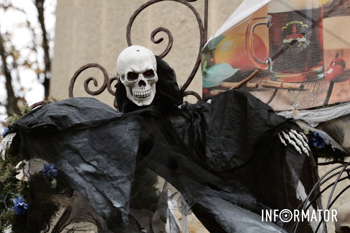 От скелетов к привидениям: Днепр удивляет фотозонами до Галовина 7