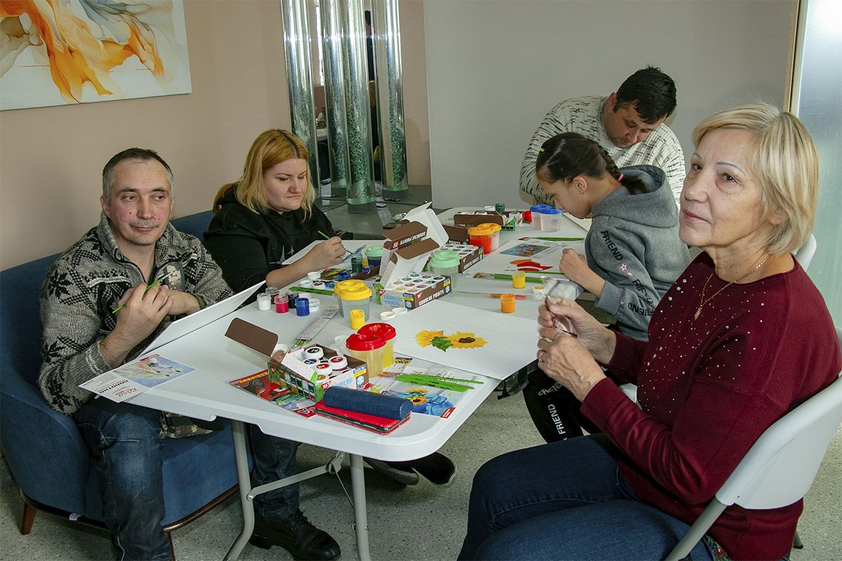 Фахівці підтримують зв’язок із ветеранами 24/7 «Інтерпайп» відкрив Центр підтримки ветеранів та військових 5