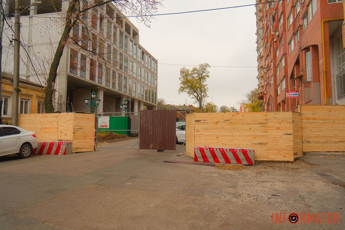 Ворожа ракета пошкодила будинок влітку 2024 року Ворожа ракета пошкодила будинок влітку 2024 року