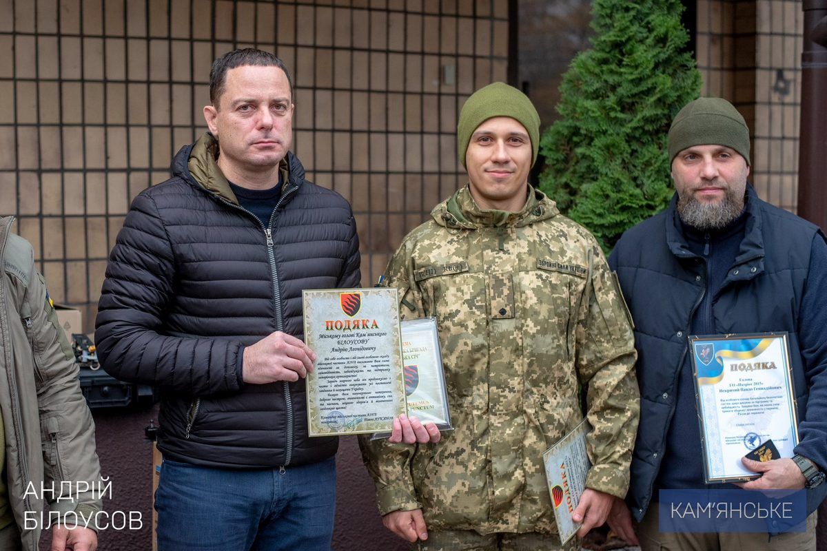 У Кам’янському передали Захисникам на Запорізький напрямок генератор, зарядну станцію та FPV-дрони 1