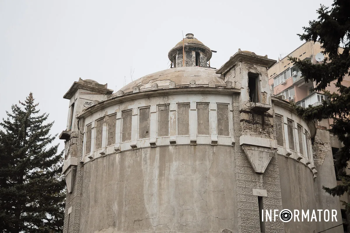 У Дніпрі суд зобов’язав власника історичної водонапірної башти на проспекті Науки (раніше Гагаріна) укласти охоронний договір Історична башта під захистом: у Дніпрі суд змусив власника Дачного резервуару берегти пам’ятку 1