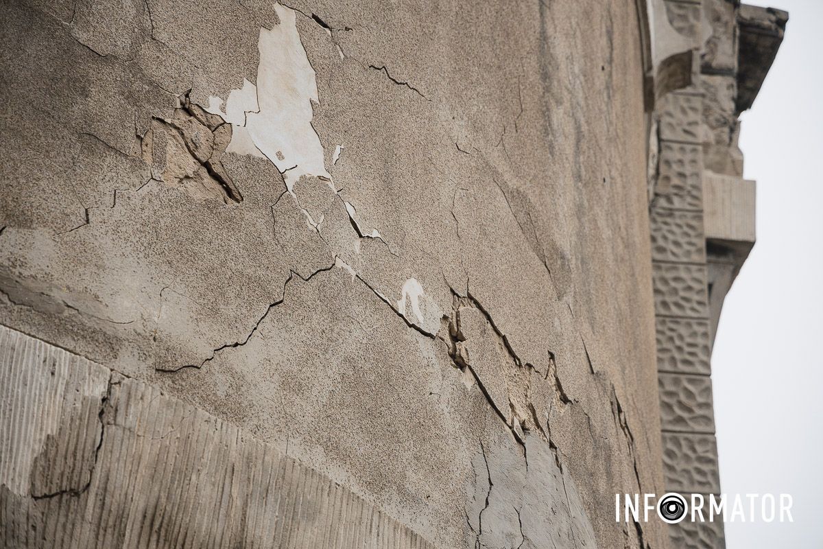 Кам’яна легенда серед багатоповерхівок Історична башта під захистом: у Дніпрі суд змусив власника Дачного резервуару берегти пам’ятку 19