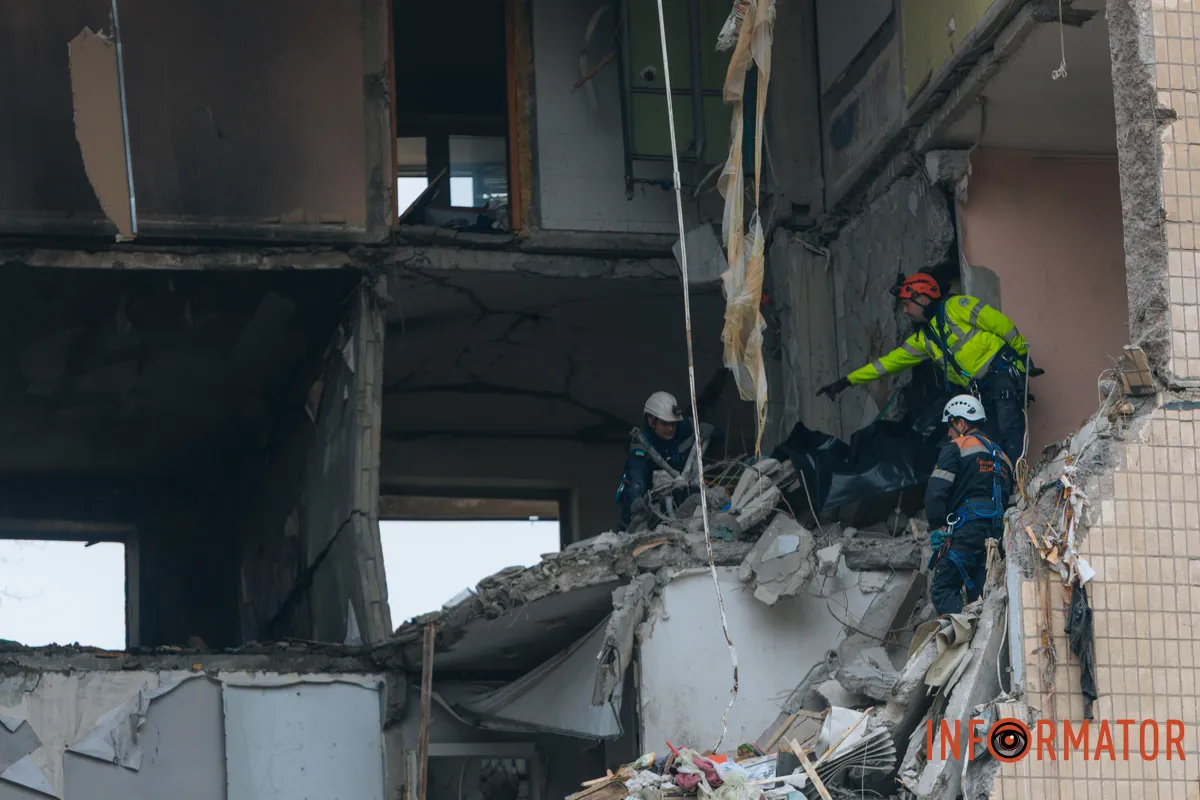 Последствия действий россиян Дыра в доме: как выглядит многоэтажка в Днепре, которая была повреждена в результате вражеской атаки 10