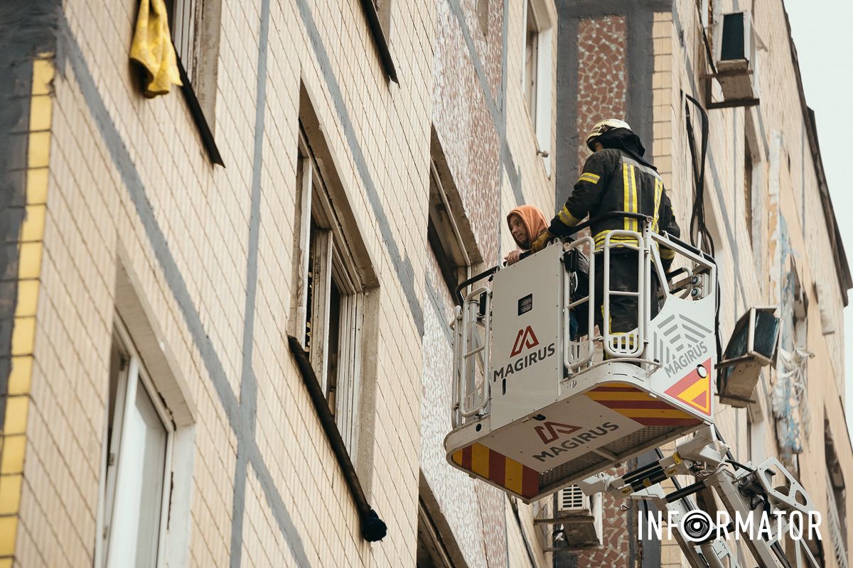 Відкрита рана на тілі Дніпра: як виглядає місце російської атаки після удару 8 листопада 36