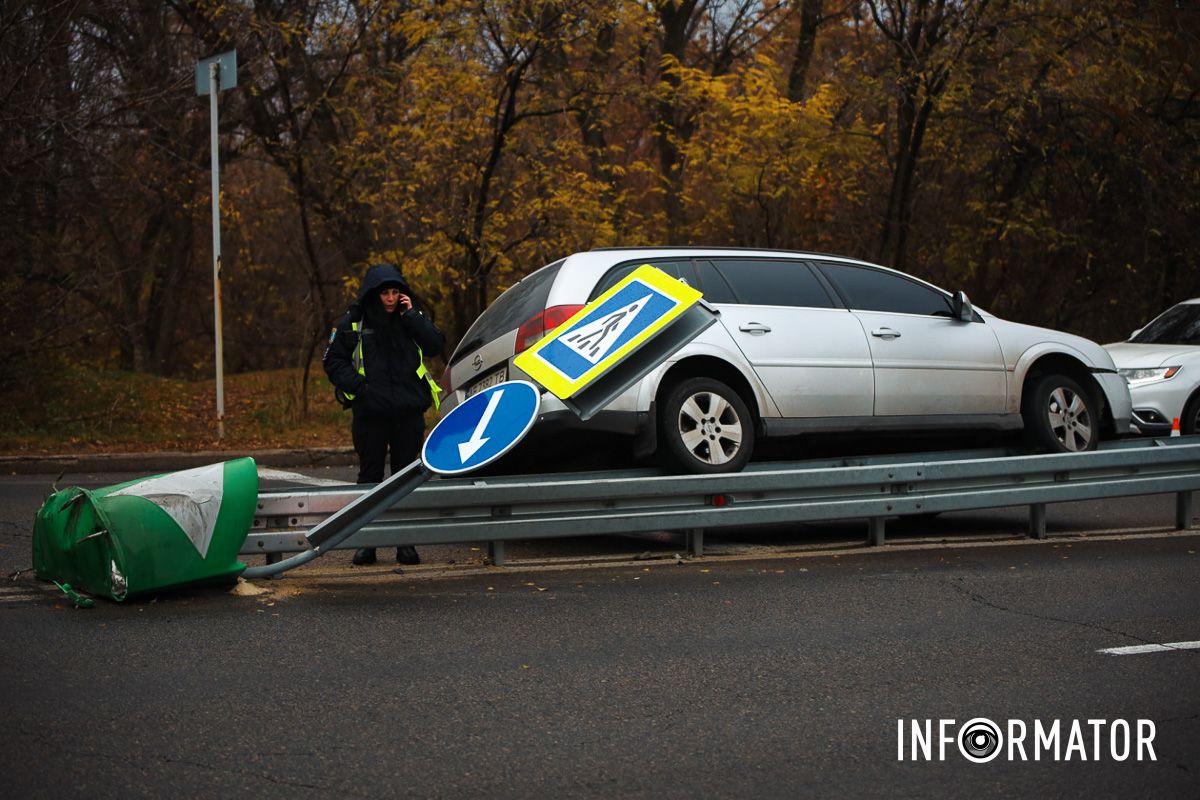 Автомобіль не зазнава значних пошкоджень Автомобіль не зазнава значних пошкоджень