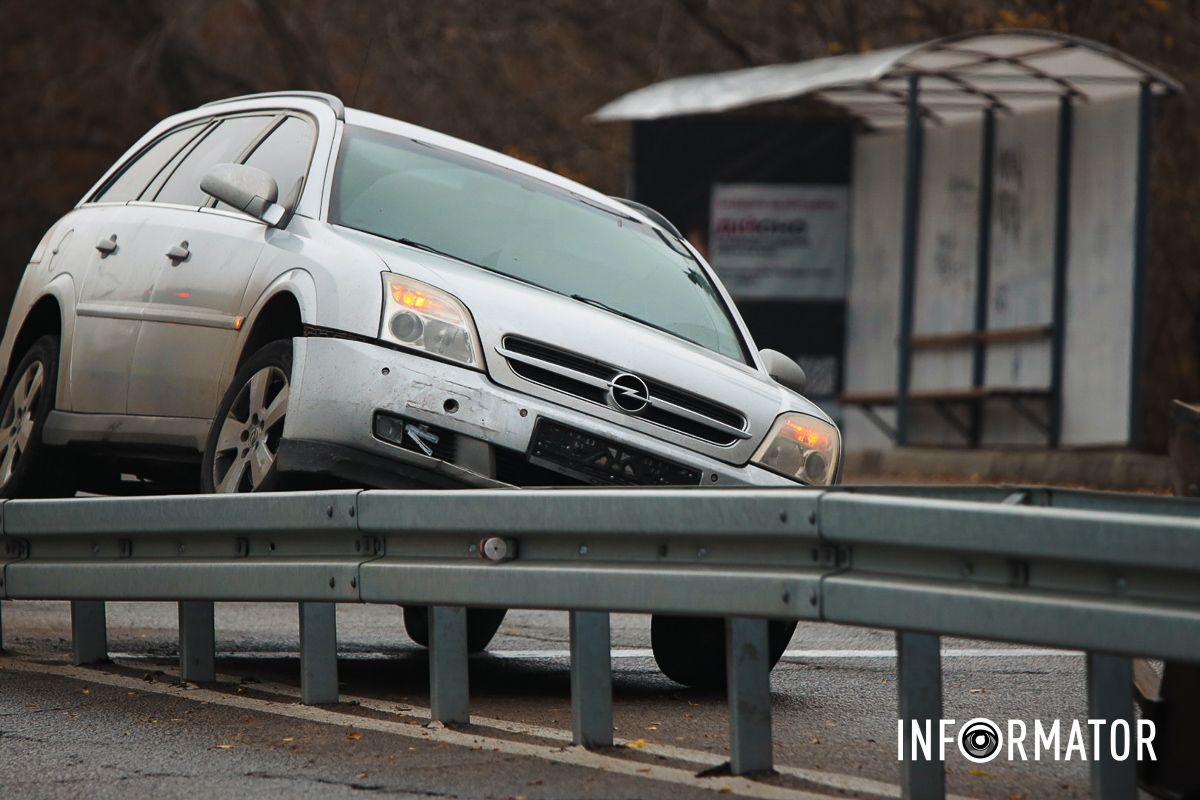 Станом на 9:15, на місці ДТП працює поліція Станом на 9:15, на місці ДТП працює поліція