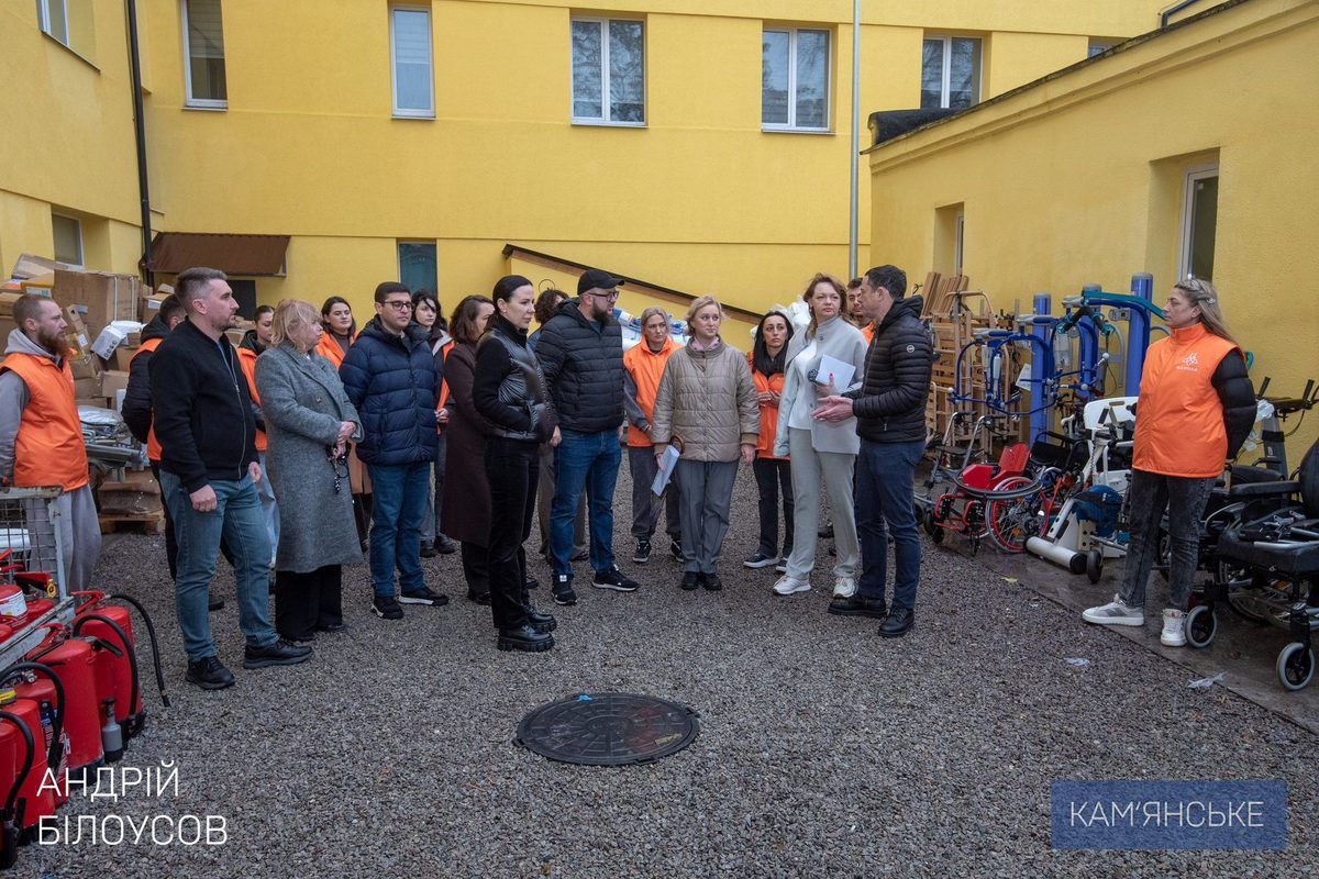 "Наразі наші партнери вже готують наступну партію допомоги", - мер Кам'янського Для медичних закладів та установ соціального захисту: у Кам’янське прибула гуманітарна допомога з Німеччини 6
