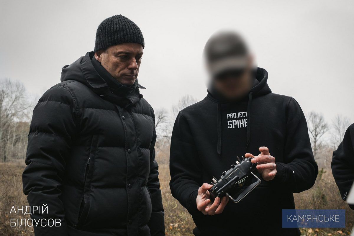 Зустріч з бійцями бойового підрозділу безпілотних систем 3 ОШБр Мер Кам’янського та керівник фонду «Осоння України» передали Hummer Захисникам 6