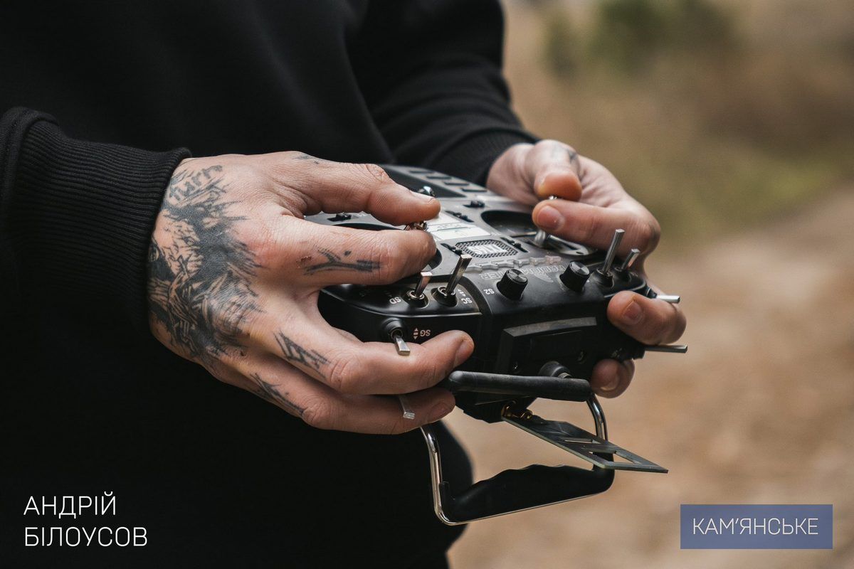 У складі батальйону безпілотних систем служить багато кам’янчан Мер Кам’янського та керівник фонду «Осоння України» передали Hummer Захисникам 7