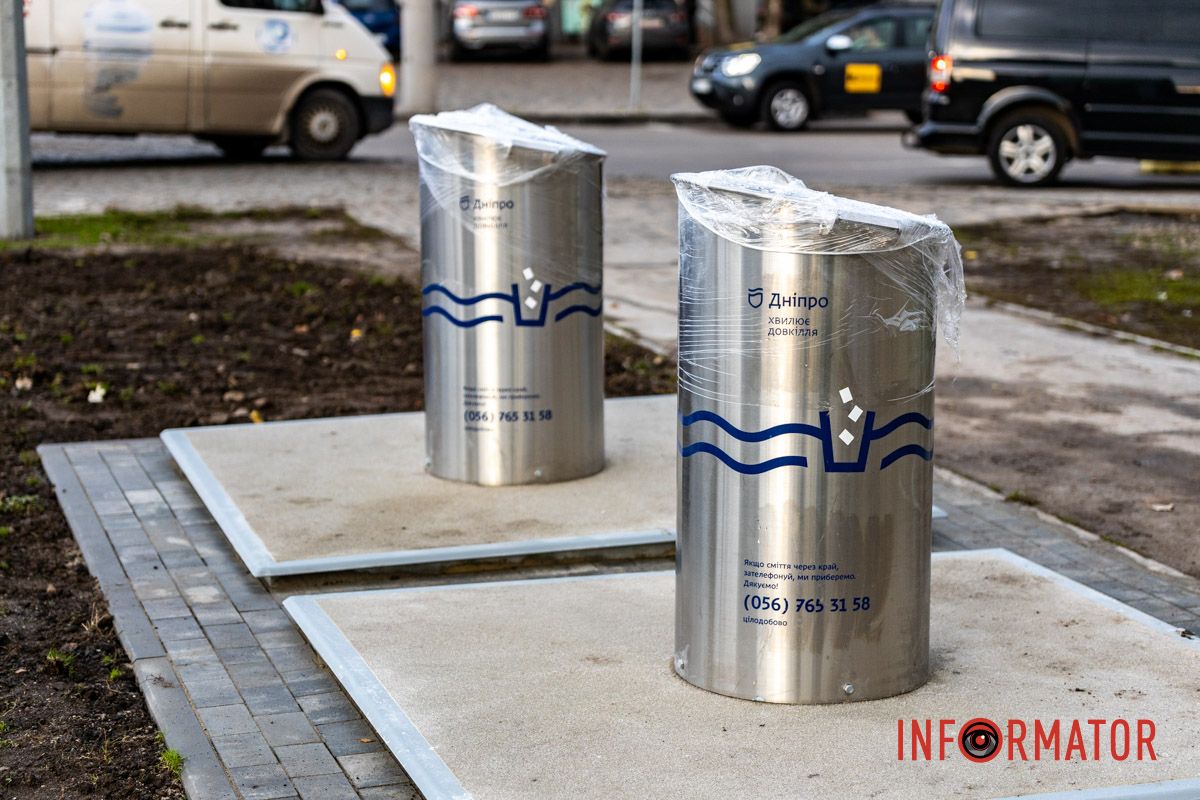 “Золоті” підземні сміттєві баки з’явилися на проспекті Науки 3