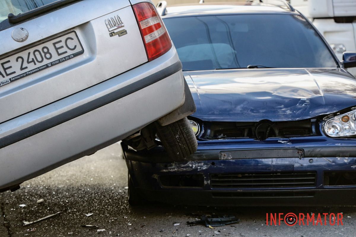 Станом на 14:05, рух по Панікахи ускладнений зі сторони Гальченка дтп 13