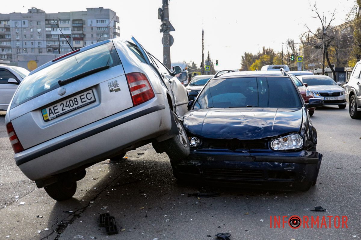 Skoda їхала зі сторони Запорізького шосе дтп 7