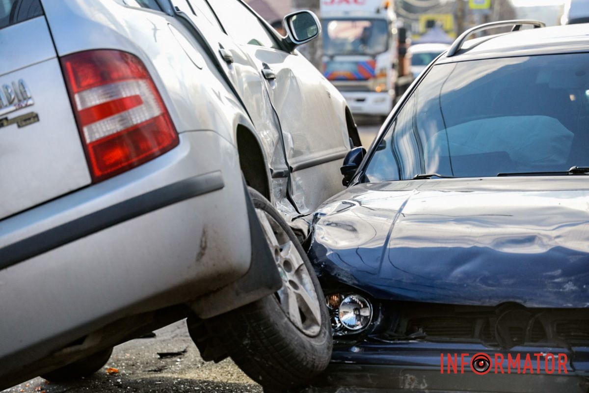Усі обставини аварії встановлюють правоохоронці дтп 14