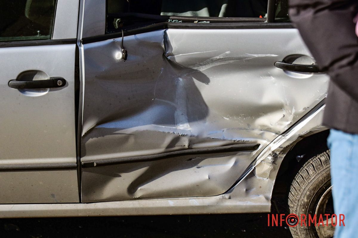 Зіткнулись три автівки - Lada Samara, Volkswagen Golf та Skoda Octavia дтп 4