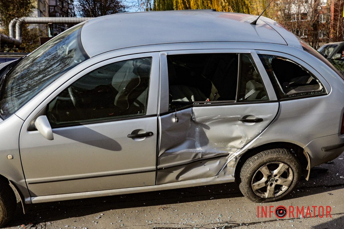 Спершу зіткнулись Volkswagen зі Skoda дтп 10