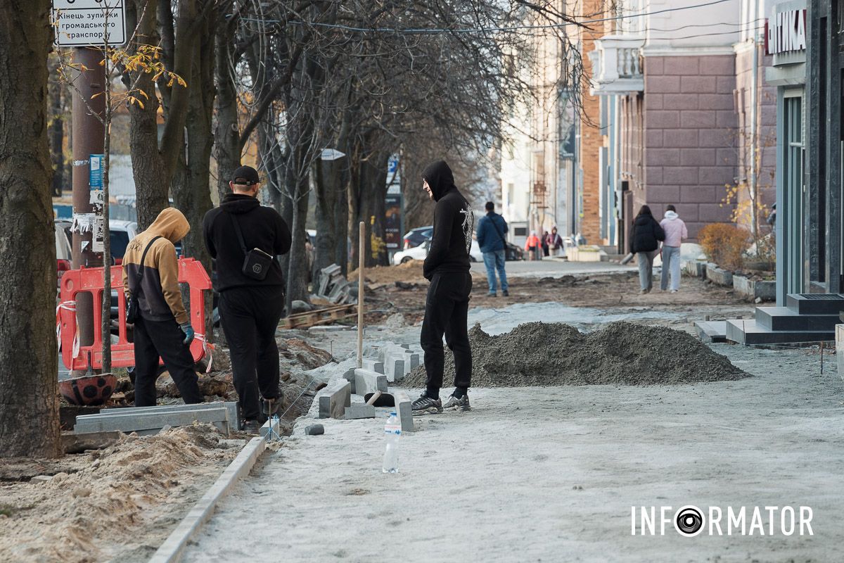 Ремонтні роботи на початковій стадії ще У Дніпрі на проспекті Дмитра Яворницького почали перекладати бруківку за майже 10 мільйонів 11