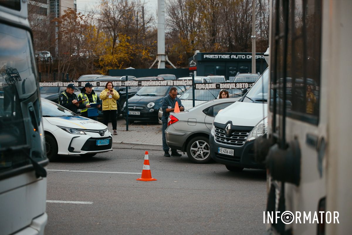 Центр застиг у заторах: у Дніпрі біля ТРК «МОСТ-Сіті» Cherry вʼїхала у вантажівку 5