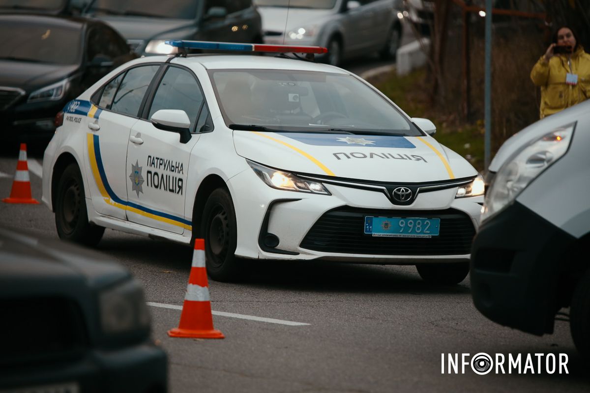 Центр застиг у заторах: у Дніпрі біля ТРК «МОСТ-Сіті» Cherry вʼїхала у вантажівку 10