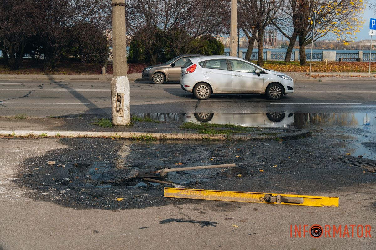 У Дніпрі на Січеславській Набережній сталась аварія У Дніпрі на Січеславській Набережній сталась аварія