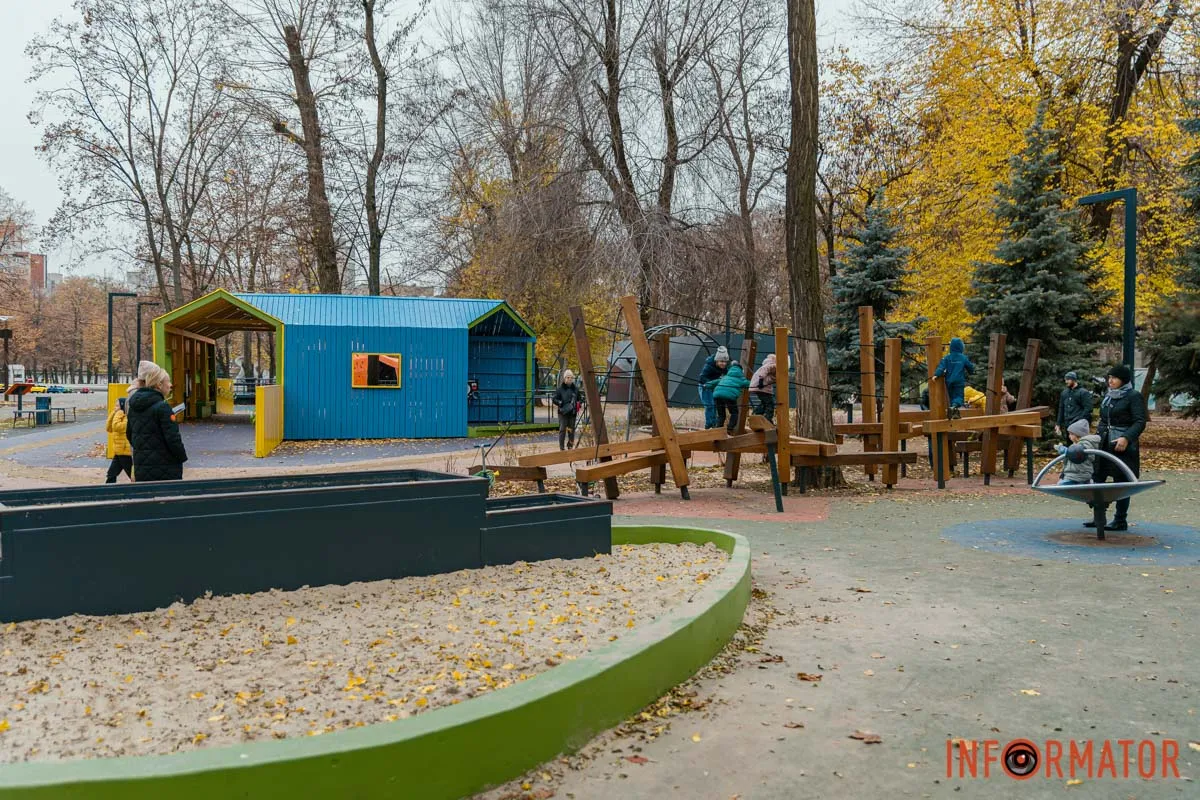 Оновили карусель, дві пісочниці, гойдалки на підвісах та ігрові комплекси з гірками Оновили карусель, дві пісочниці, гойдалки на підвісах та ігрові комплекси з гірками