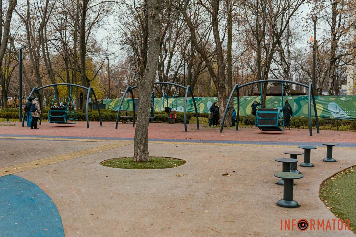 Інклюзивні гойдалки були в аварійному стані Інклюзивні гойдалки були в аварійному стані