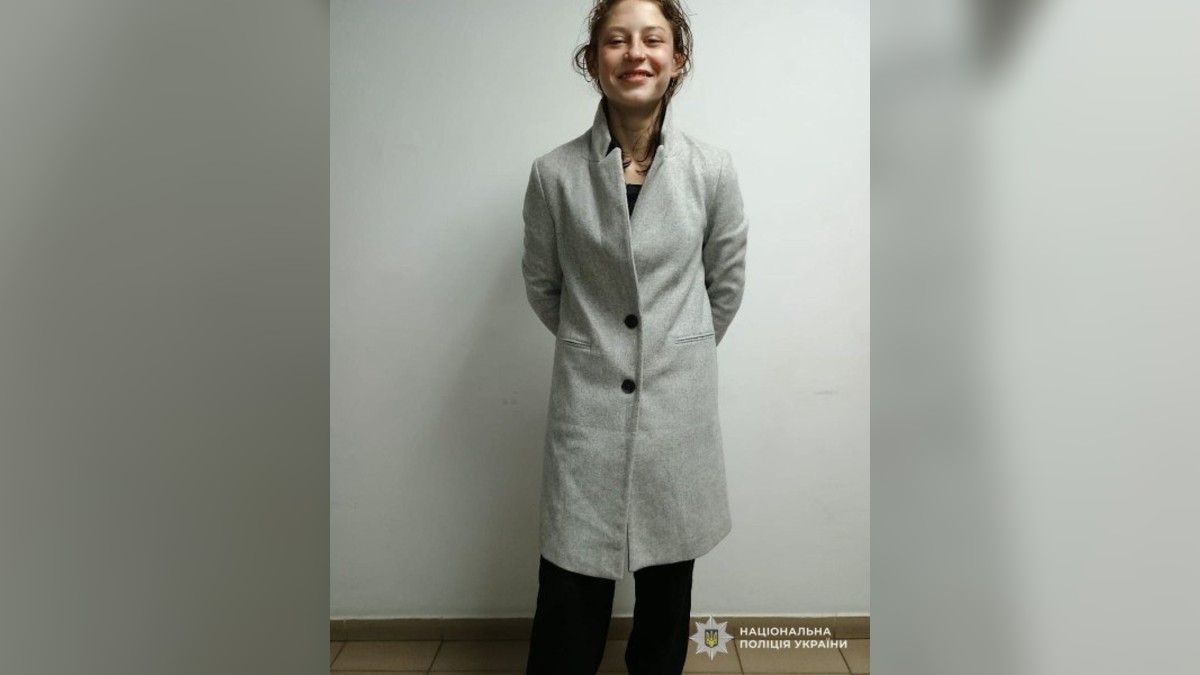 Пішла з лікарні та зникла: у Дніпрі шукають 15-річну дівчину
