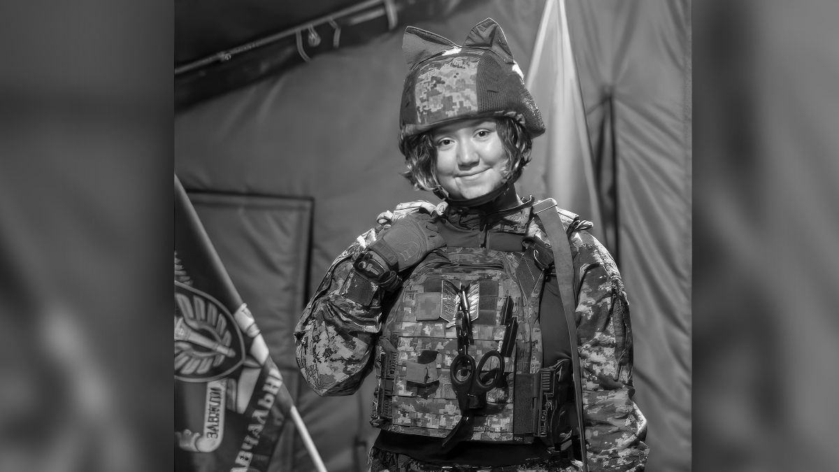 Після важкого поранення померла 25-річна бойова медикиня Анастасія “Пандора” Осінцева з Дніпра