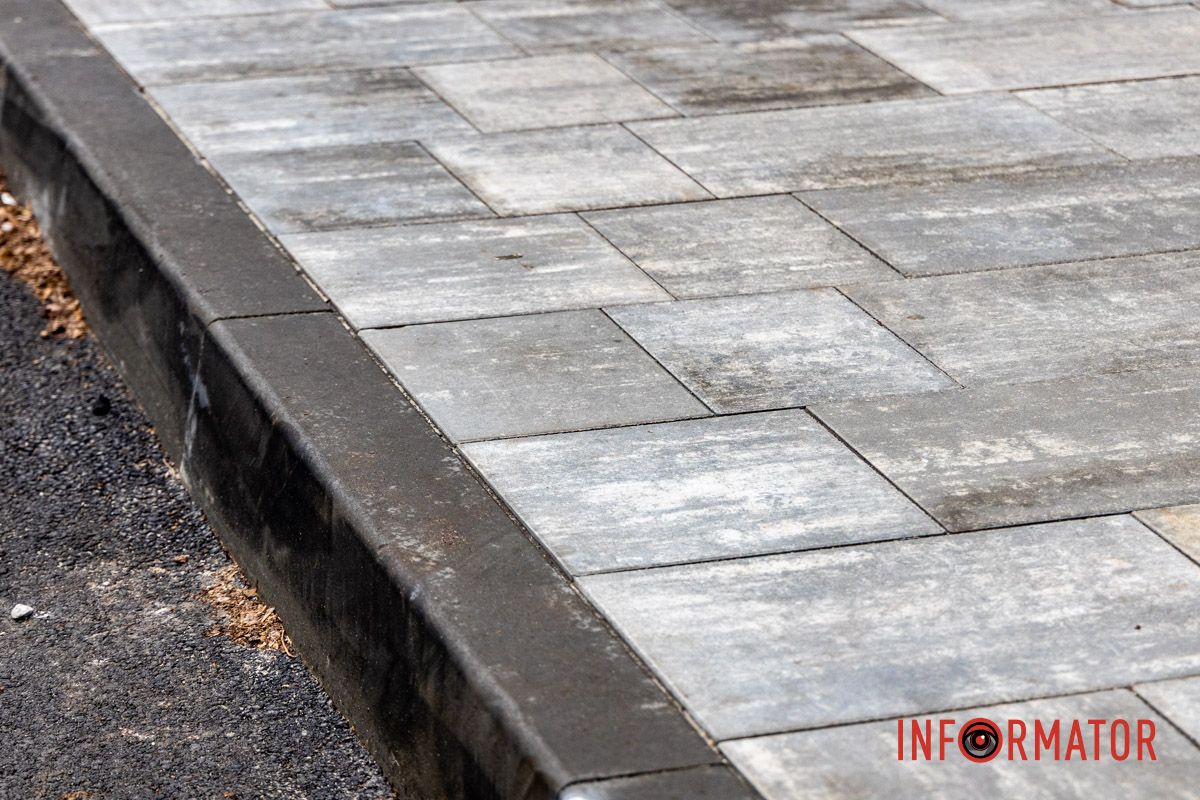 Нові тротуари та лунки зелених зон “Вийшла непогана вулиця, але не ідеальна”: як виглядає вулиця Театральна у Дніпрі після ремонту 8