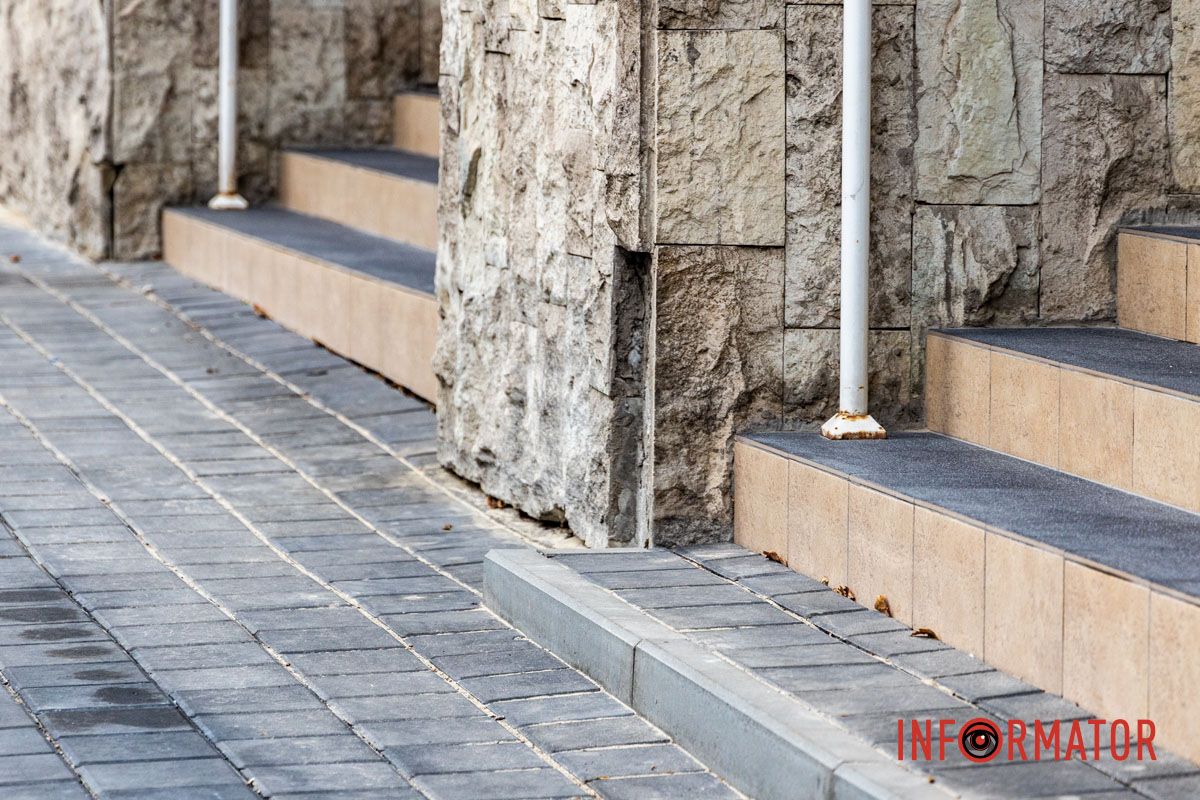 Театральна після завершення робіт “Вийшла непогана вулиця, але не ідеальна”: як виглядає вулиця Театральна у Дніпрі після ремонту 9