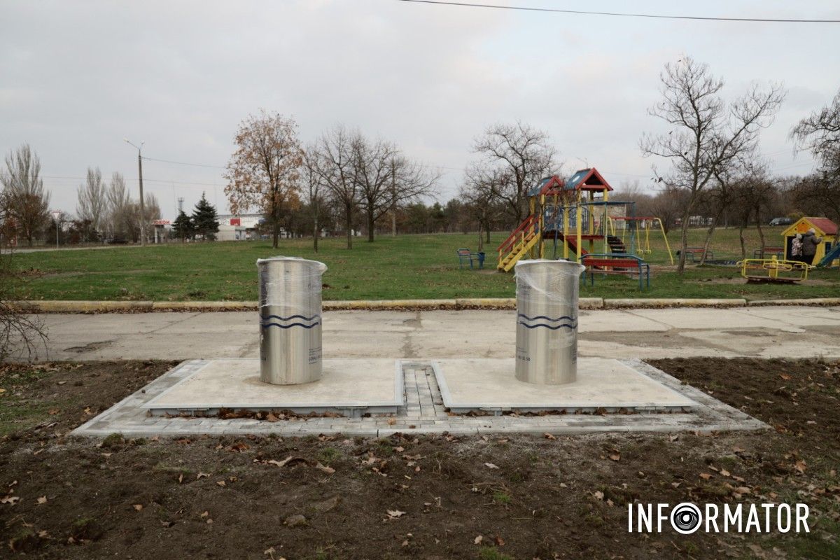 У Дніпрі на Червоному Камені міскрада закупила та встановила підземні баки за ціною автівки 5