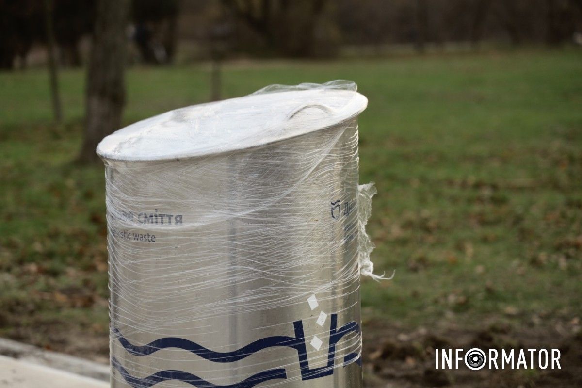 У Дніпрі на Червоному Камені міскрада закупила та встановила підземні баки за ціною автівки 4