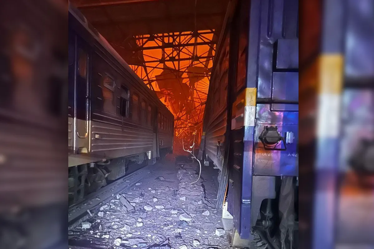 Пасажирів міжнародних напрямків довелось евакуювати з потягів Пасажирів міжнародних напрямків довелось евакуювати з потягів