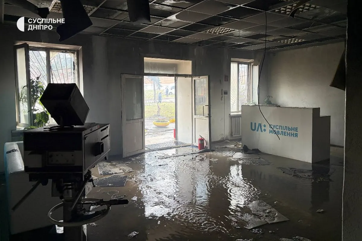 Вхід до будівлі суспільного мовника Вхід до будівлі суспільного мовника