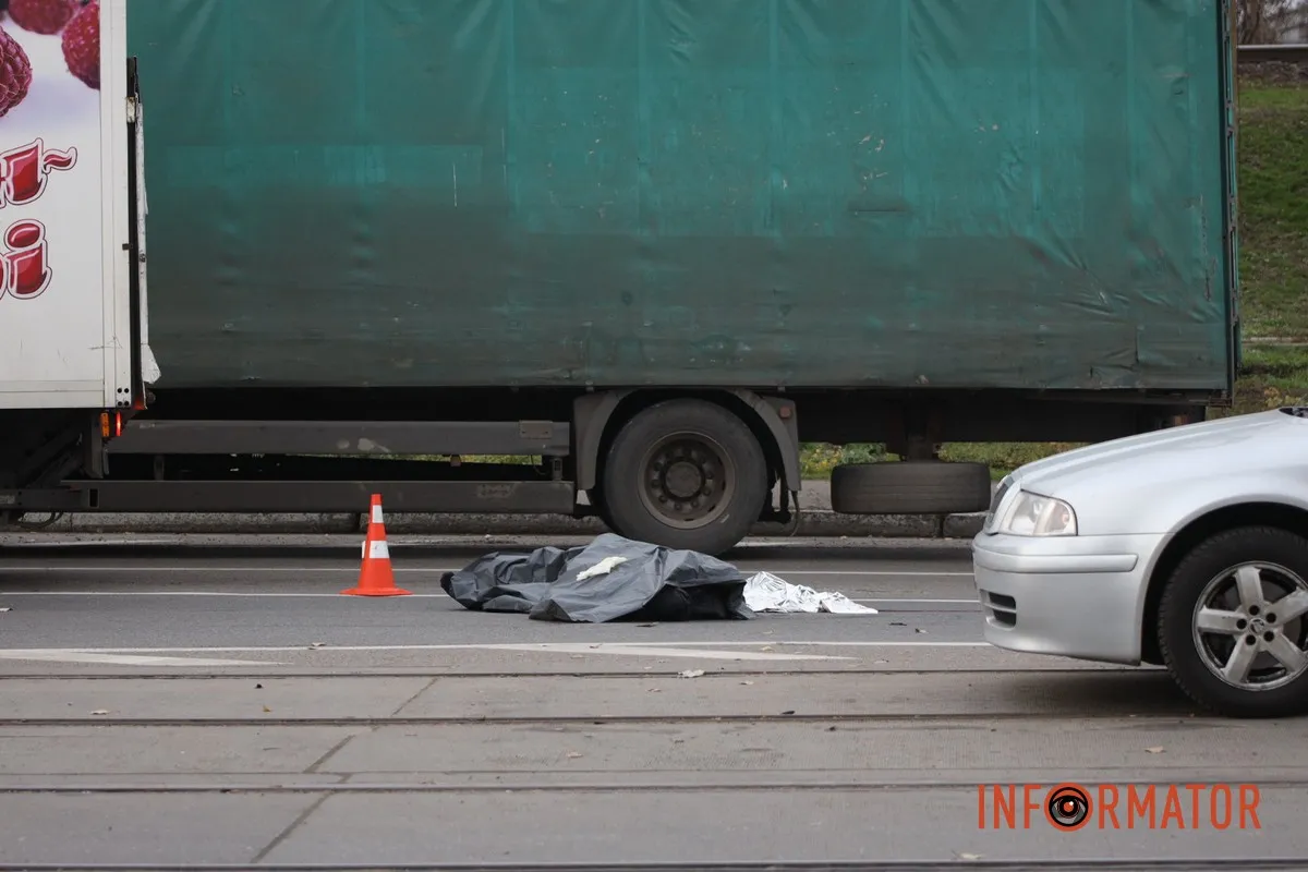 У Дніпрі на Івана Нечуя-Левицького насмерть збили чоловіка 12