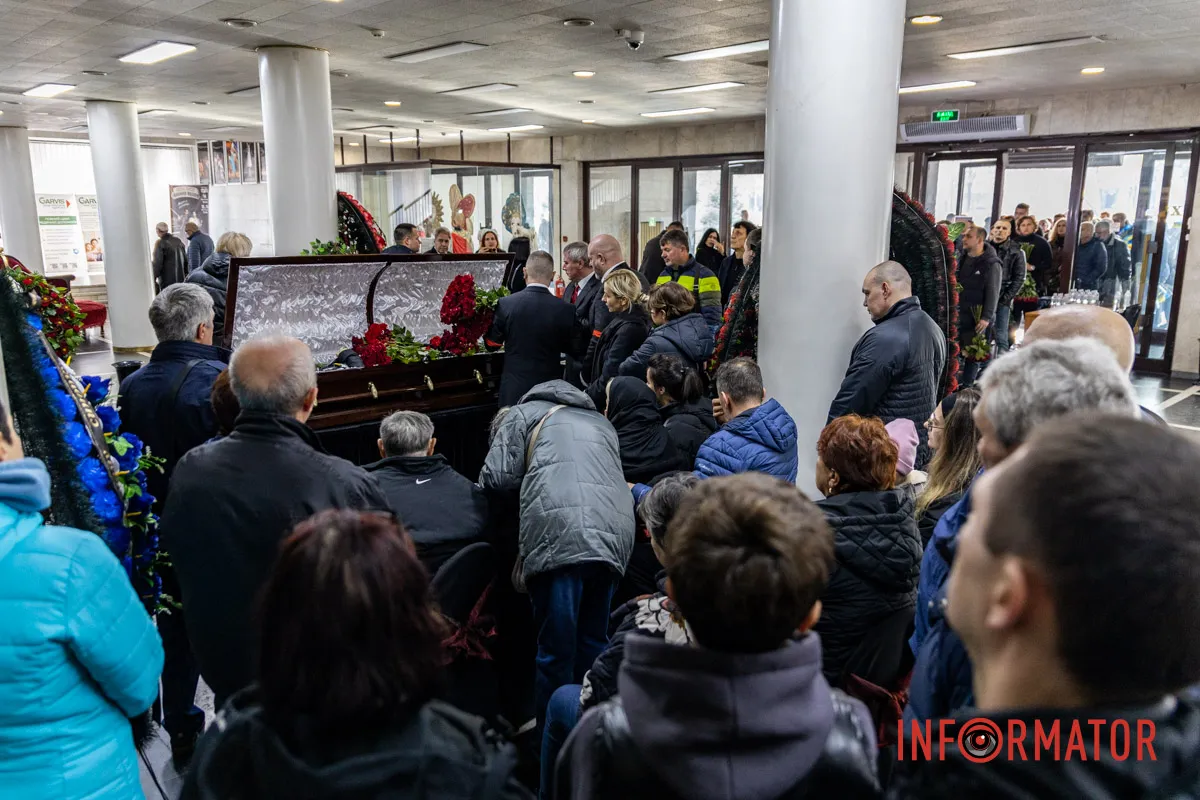 Важка втрата у спортивній спільноті: у Дніпро простились з ексгравцем ФК «Дніпро» та збірної України Андрієм Полуніним 3