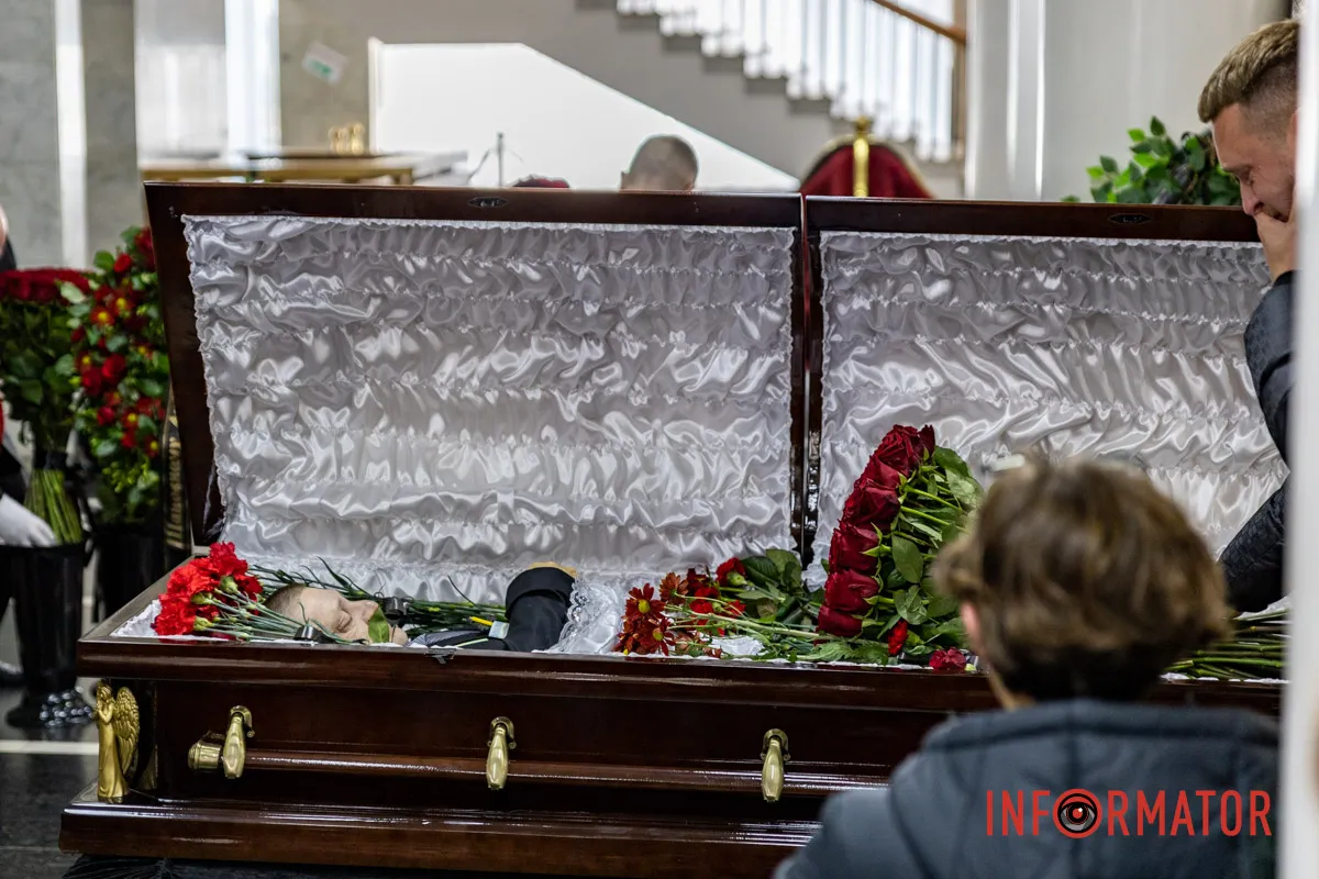 Важка втрата у спортивній спільноті: у Дніпро простились з ексгравцем ФК «Дніпро» та збірної України Андрієм Полуніним 6